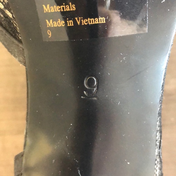 Black Lace Heels - Picture 4 of 4